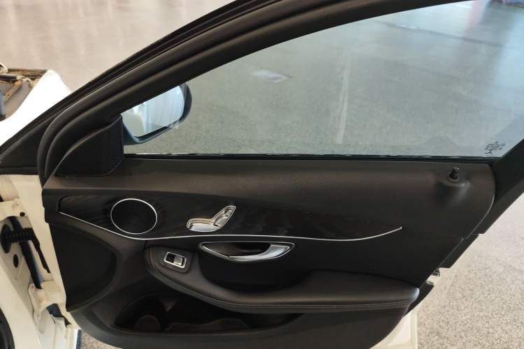 Used Mercedes-Benz C-Class 2018 C 200 Estate Interior 5