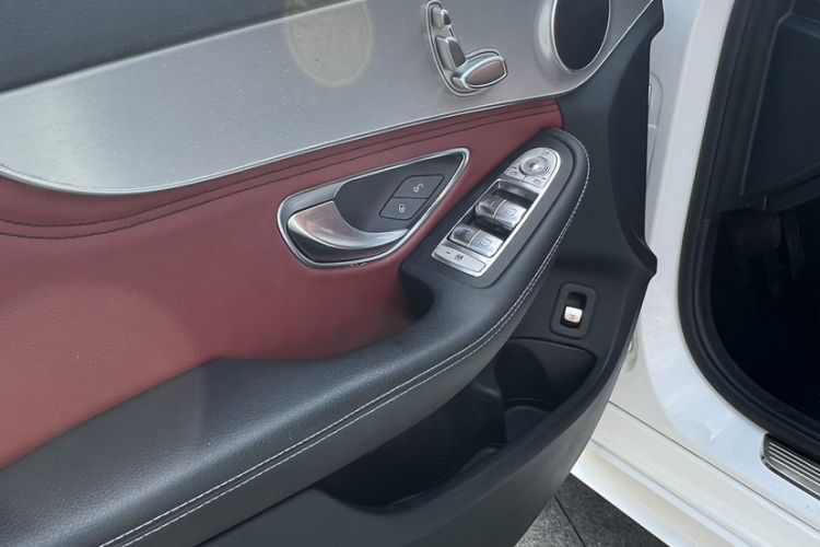 Used Mercedes-Benz C-Class 2018 C 200 Sport Edition Interior 5