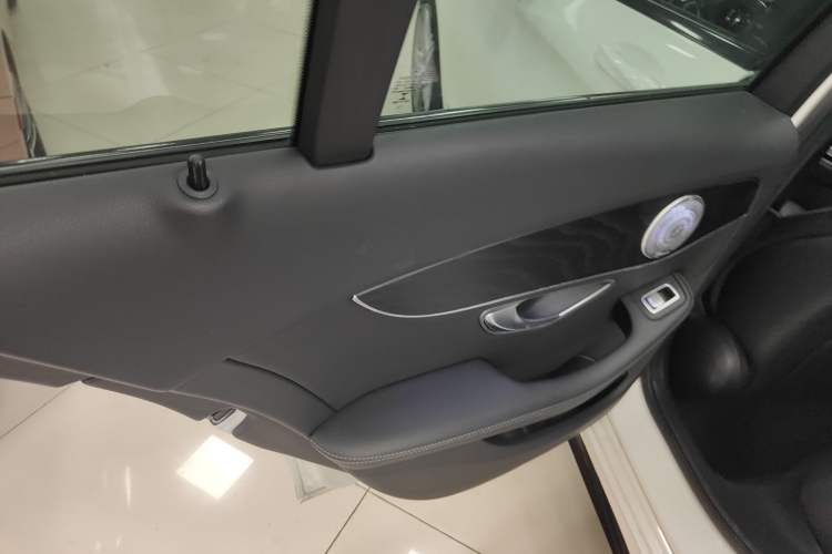 Used Mercedes-Benz C-Class 2018 C 200 Estate Interior 5