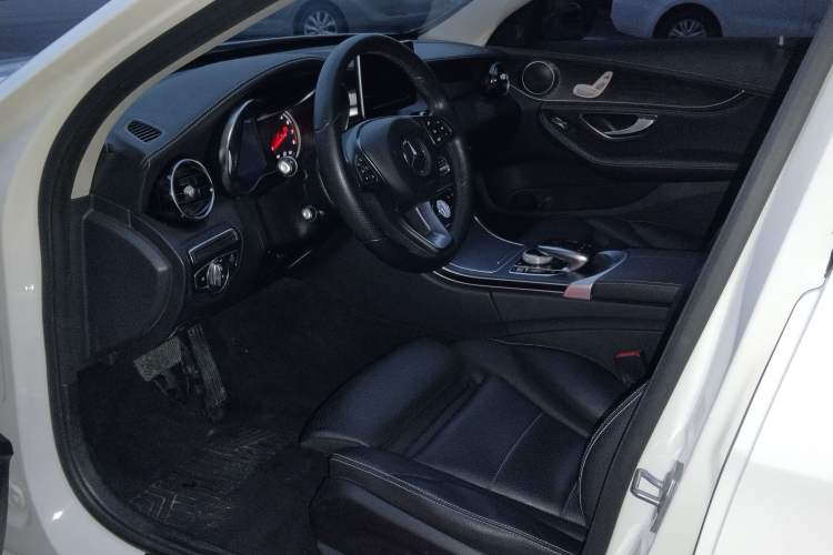 Used Mercedes-Benz C-Class 2018 C 180 L Fashion Edition Sport Version Interior 5