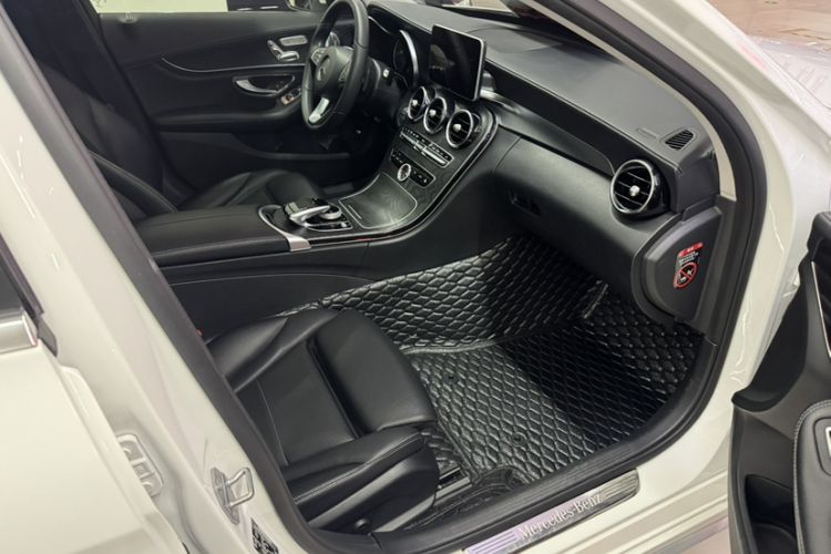 Used Mercedes-Benz C-Class 2018 C 200 L Sport Edition Interior 6