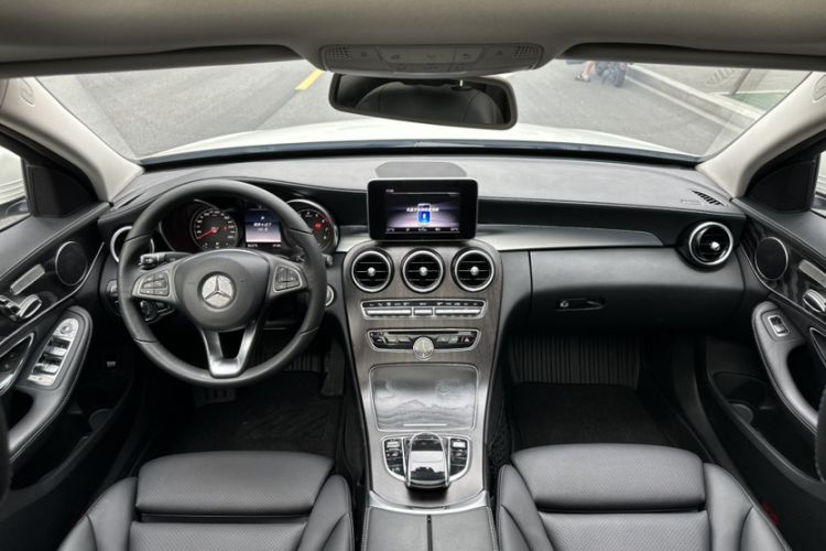 Used Mercedes-Benz C-Class 2018 C 200 L Sport Edition Interior 6