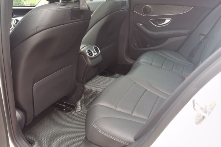 Used Mercedes-Benz C-Class 2018 C 200 Estate Interior 6