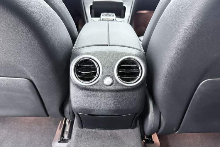 Used Mercedes-Benz C-Class 2018 C 200 L Sport Edition Interior 6