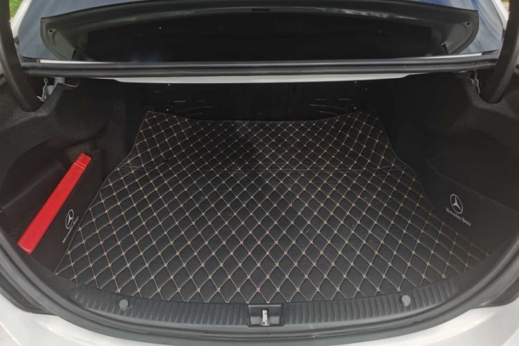 Used Mercedes-Benz C-Class 2018 C 200 L Sport Edition Interior 7