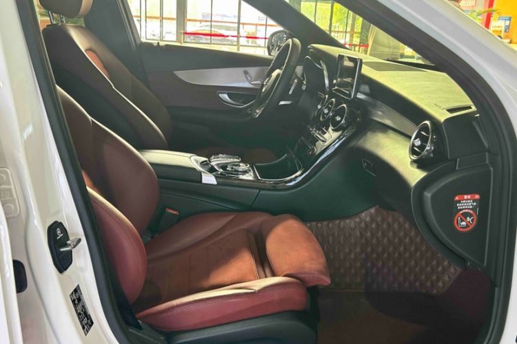 Used Mercedes-Benz C-Class 2018 C 200 Sport Edition Interior 7