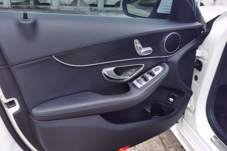 Used Mercedes-Benz C-Class 2018 C 200 Estate Interior 8