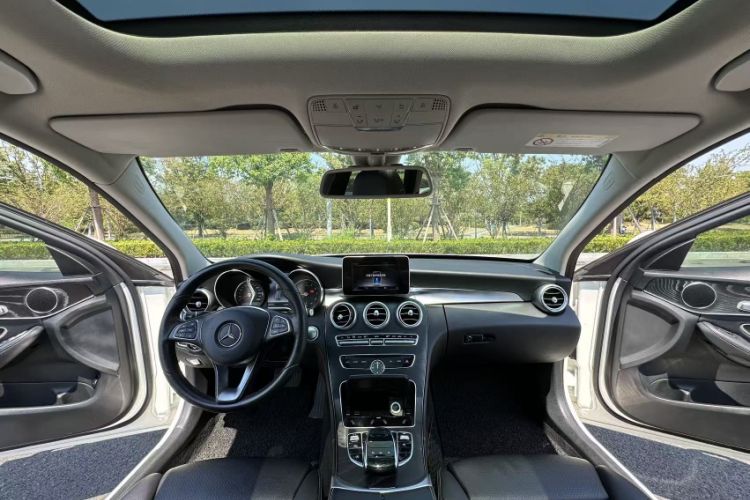 Used Mercedes-Benz C-Class 2018 C 200 Estate Interior 8