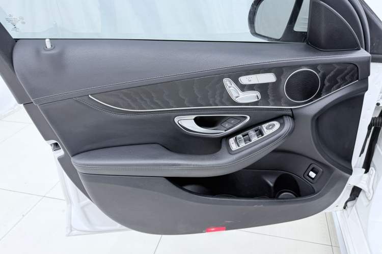 Used Mercedes-Benz C-Class 2018 C 200 L Sport Edition Interior 8