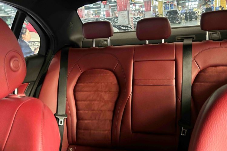 Used Mercedes-Benz C-Class 2018 C 200 Sport Edition Interior 9