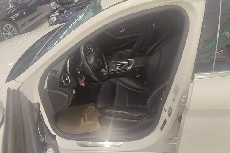Used Mercedes-Benz C-Class 2018 C 180 L Fashion Edition Sport Version Left Front Seat
