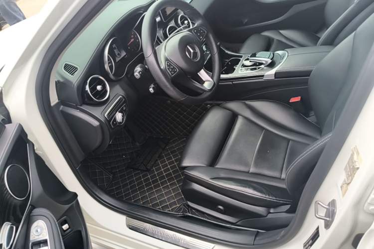 Used Mercedes-Benz C-Class 2018 C 180 L Dynamic Sports Edition Left Front Seat
