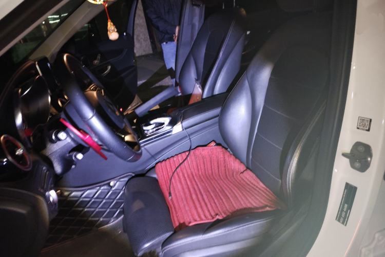 Used Mercedes-Benz C-Class 2018 C 180 L Fashion Edition Sport Version Left Front Seat