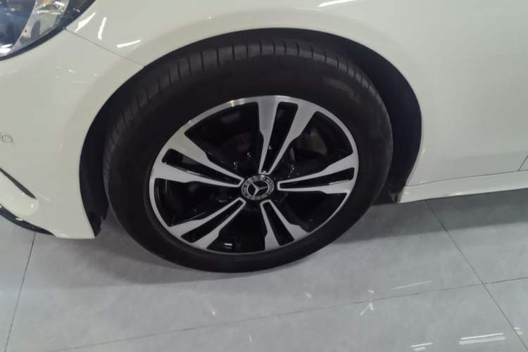 Used Mercedes-Benz C-Class 2018 C 200 Sport Edition Left Front Wheel Hub