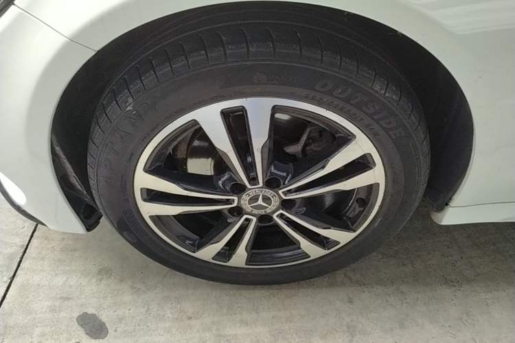 Used Mercedes-Benz C-Class 2018 C 200 Sport Edition Left Front Wheel Hub