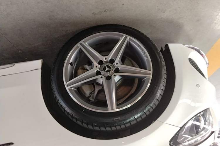 Used Mercedes-Benz C-Class 2018 C 200 L Sport Edition Achievement Special Edition Left Front Wheel Hub