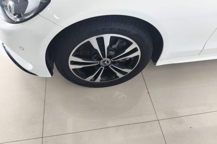 Used Mercedes-Benz C-Class 2018 C 200 Sport Edition Left Front Wheel Hub