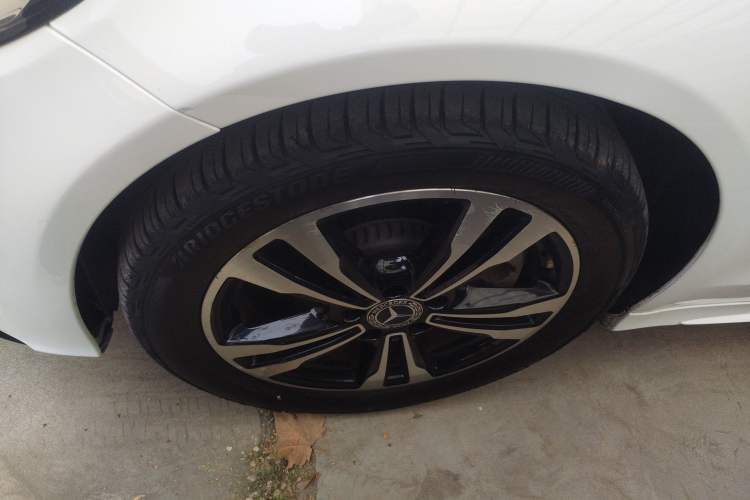 Used Mercedes-Benz C-Class 2018 C 200 Sport Edition Left Front Wheel Hub