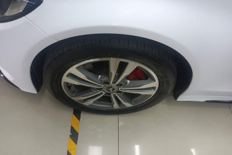 Used Mercedes-Benz C-Class 2018 C 200 L Sport Edition Left Front Wheel Hub