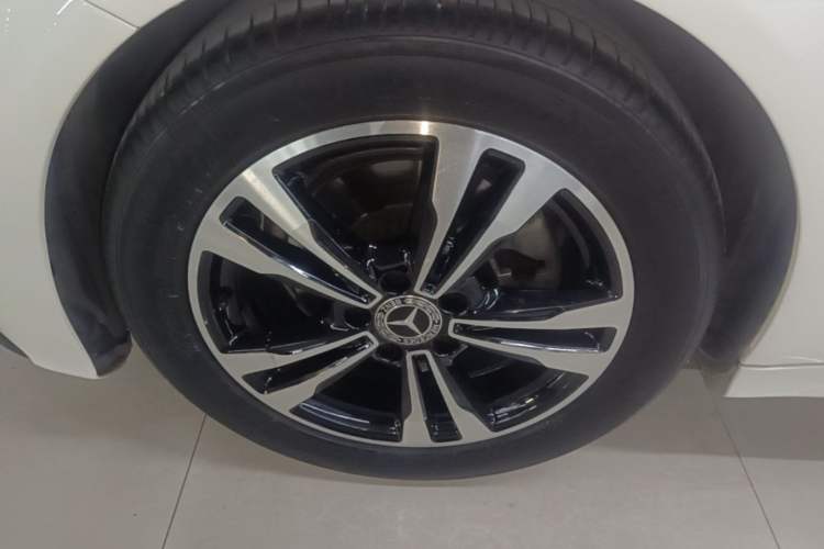 Used Mercedes-Benz C-Class 2018 C 200 Sport Edition Left Front Wheel Hub