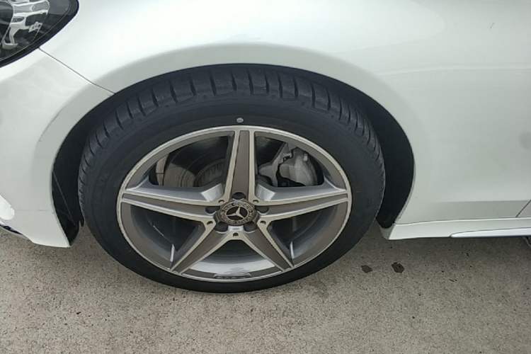 Used Mercedes-Benz C-Class 2018 C 200 L Sport Edition Achievement Special Edition Left Front Wheel Hub