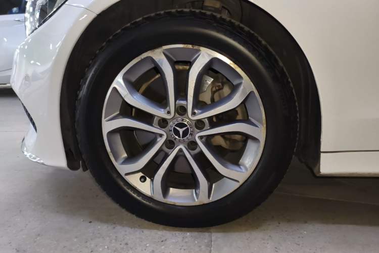 Used Mercedes-Benz C-Class 2018 C 180 L Fashion Edition Sport Version Left Front Wheel Hub