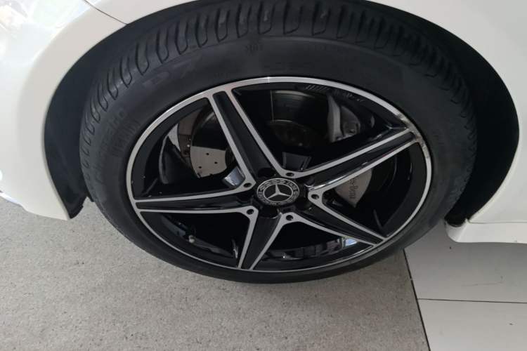 Used Mercedes-Benz C-Class 2018 C 200 Coupe Left Front Wheel Hub