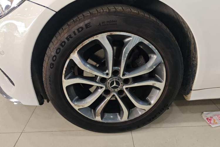 Used Mercedes-Benz C-Class 2018 C 180 L Dynamic Sports Edition Left Front Wheel Hub