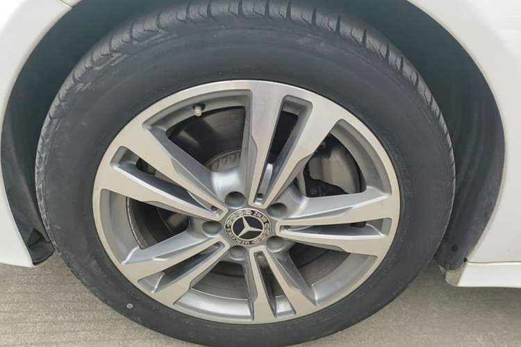 Used Mercedes-Benz C-Class 2018 C 200 L Sport Edition Left Front Wheel Hub
