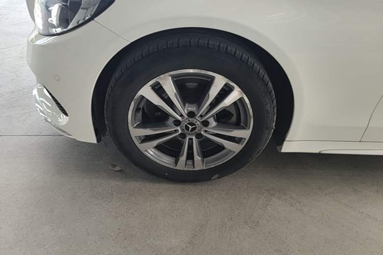 Used Mercedes-Benz C-Class 2018 C 200 L Sport Edition Left Front Wheel Hub