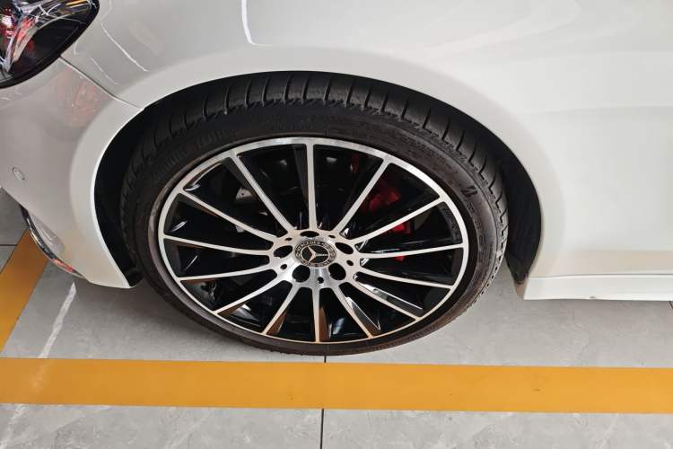 Used Mercedes-Benz C-Class 2018 C 200 4MATIC Coupe Left Front Wheel Hub