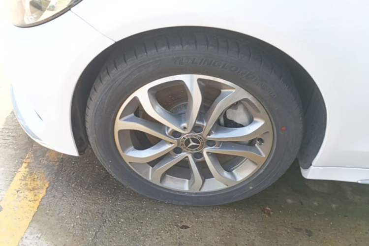 Used Mercedes-Benz C-Class 2018 C 180 L Fashion Edition Sport Version Left Front Wheel Hub