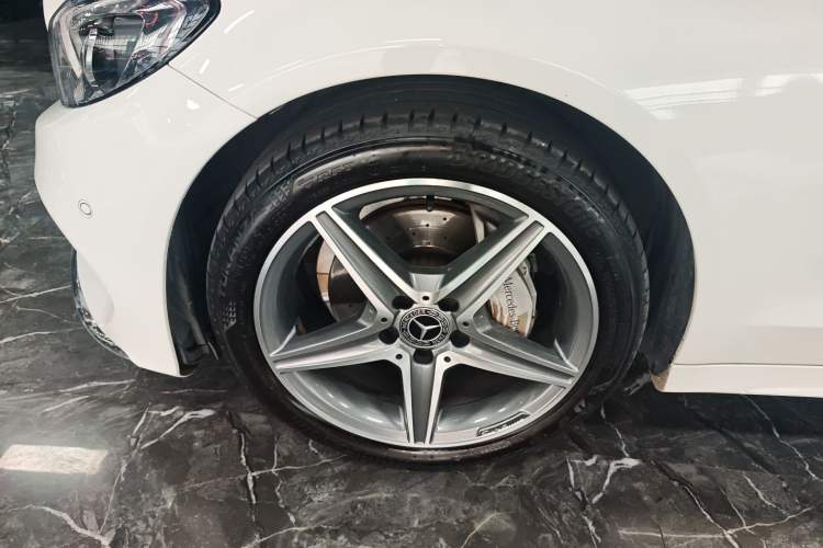 Used Mercedes-Benz C-Class 2018 C 200 Estate Left Front Wheel Hub