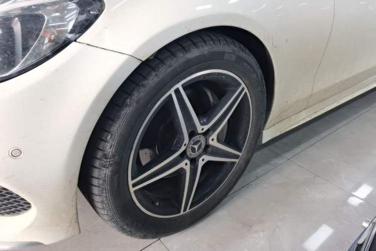 Used Mercedes-Benz C-Class 2018 C 200 Coupe Left Front Wheel Hub
