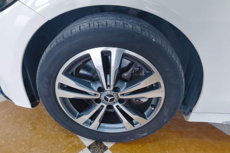 Used Mercedes-Benz C-Class 2018 C 200 L Sport Edition Left Front Wheel Hub