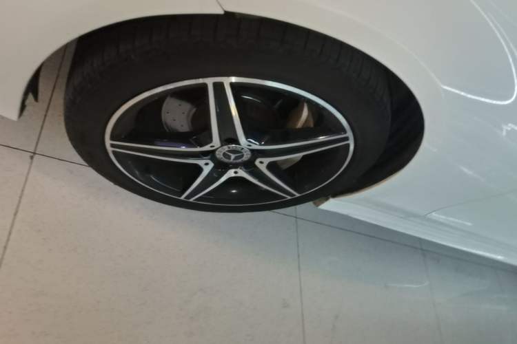 Used Mercedes-Benz C-Class 2018 C 200 Coupe Left Front Wheel Hub