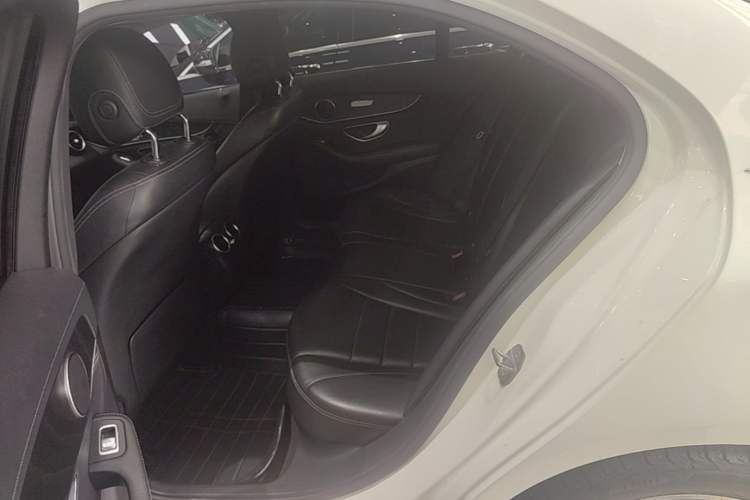 Used Mercedes-Benz C-Class 2018 C 180 L Fashion Edition Sport Version Left Rear Seat