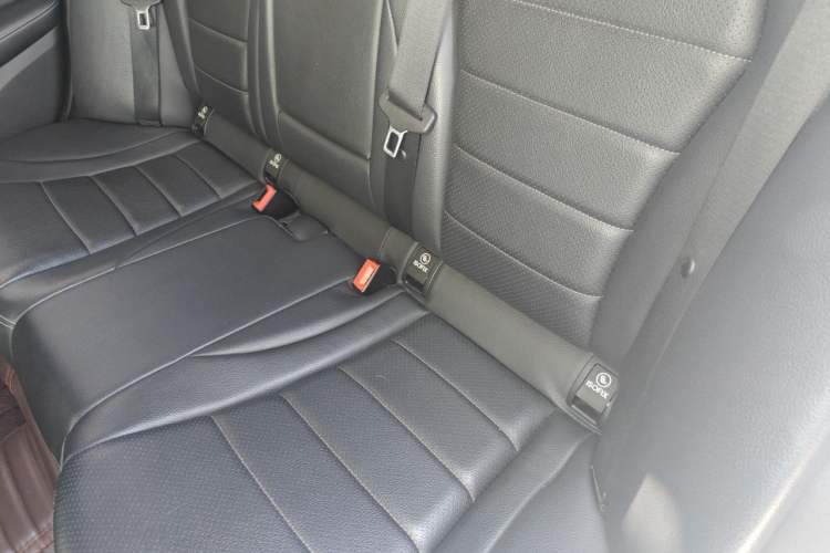 Used Mercedes-Benz C-Class 2018 C 180 L Fashion Edition Sport Version Left Rear Seat
