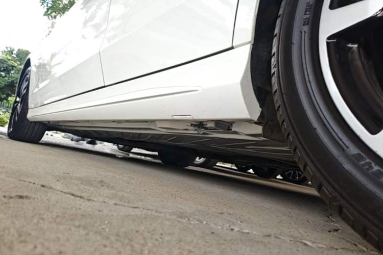 Used Mercedes-Benz C-Class 2018 C 200 Sport Edition Left Side Sill