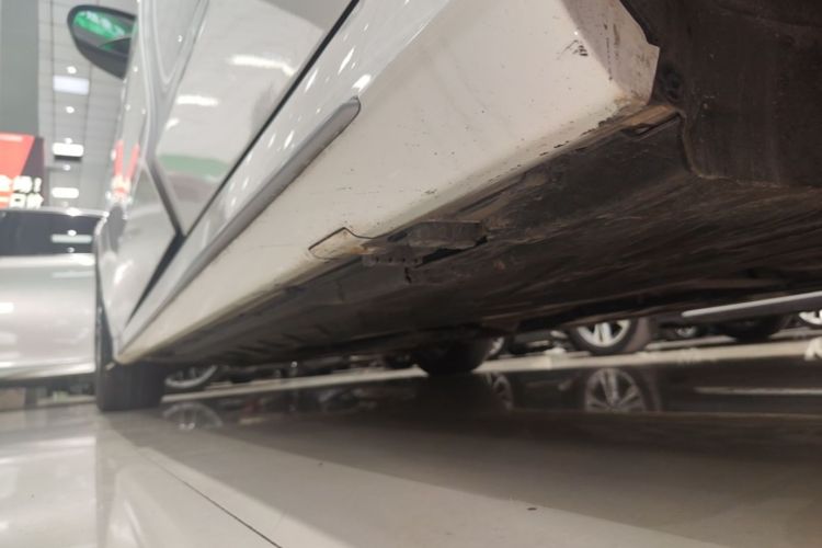 Used Mercedes-Benz C-Class 2018 C 180 L Fashion Edition Sport Version Left Side Sill