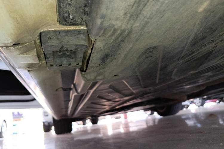Used Mercedes-Benz C-Class 2018 C 200 L Sport Edition Left Side Sill