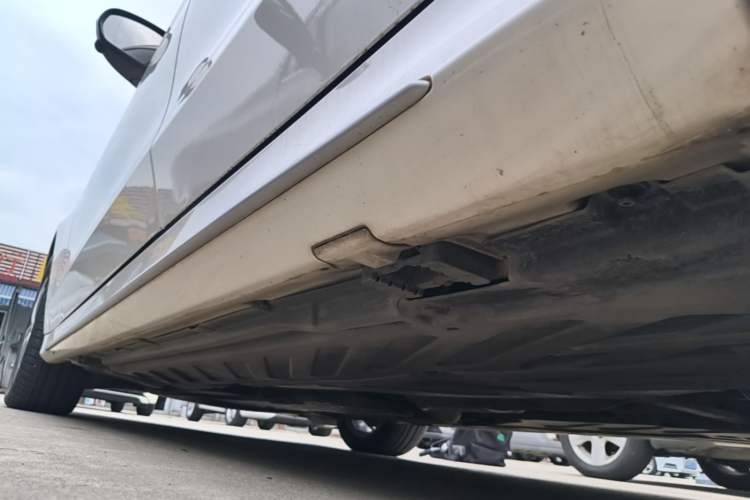 Used Mercedes-Benz C-Class 2018 C 180 L Dynamic Sports Edition Left Side Sill
