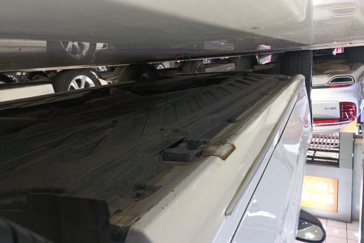 Used Mercedes-Benz C-Class 2018 C 200 L Sport Edition Left Side Sill