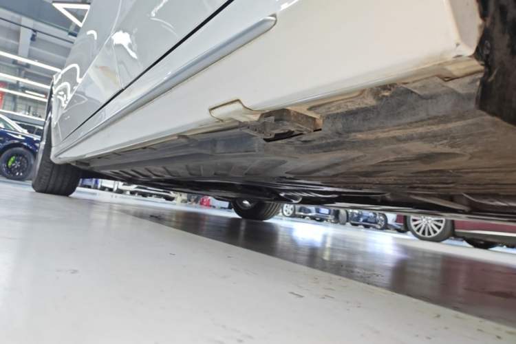 Used Mercedes-Benz C-Class 2018 C 200 L Sport Edition Left Side Sill