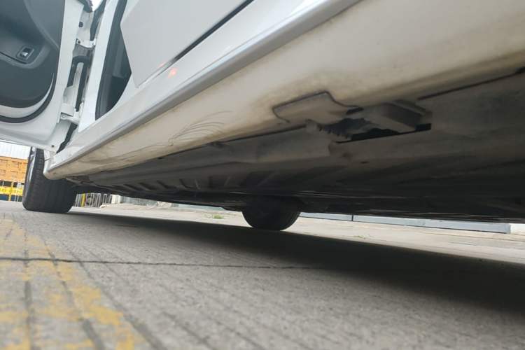Used Mercedes-Benz C-Class 2018 C 200 L Sport Edition Left Side Sill