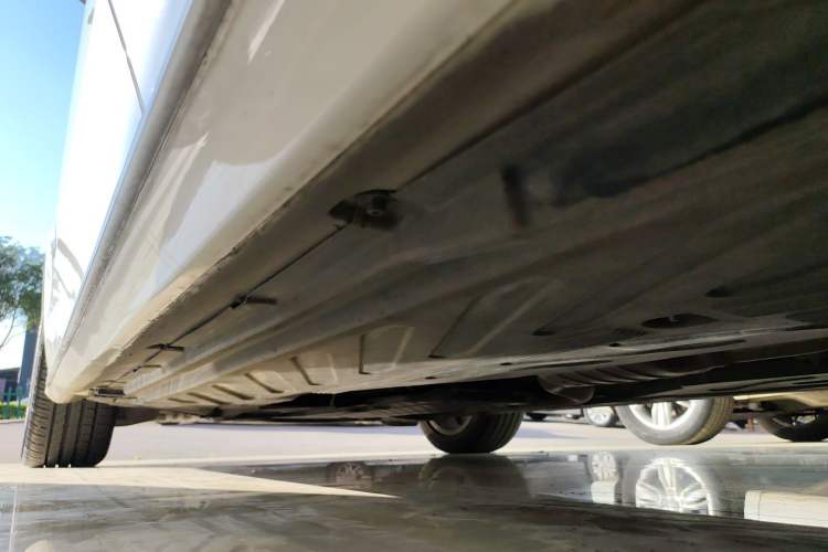 Used Mercedes-Benz C-Class 2018 C 200 L Sport Edition Left Side Sill