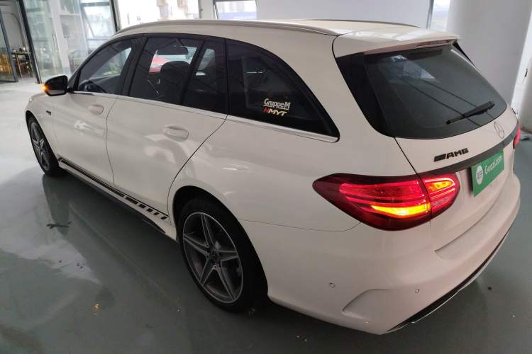 Used Mercedes-Benz C-Class 2018 C 200 Estate Left Side