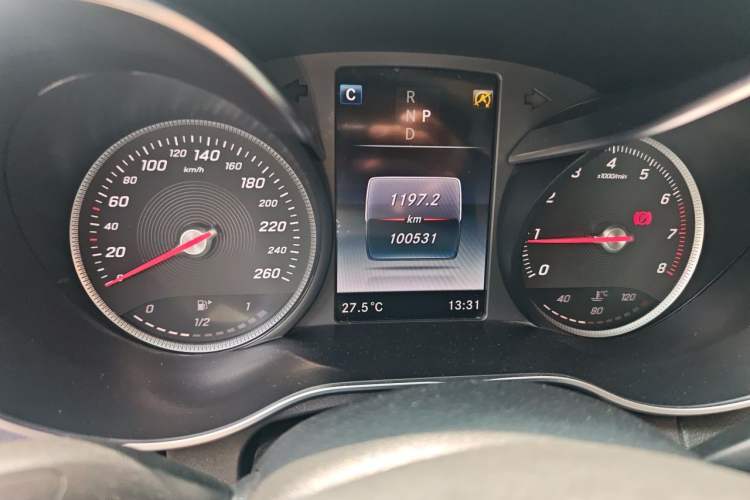 Used Mercedes-Benz C-Class 2018 C 200 L Sport Edition Odometer Close Up