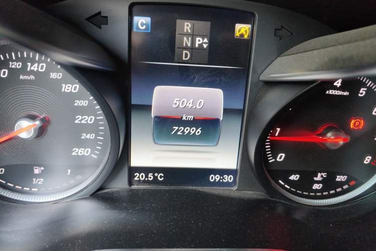Used Mercedes-Benz C-Class 2018 C 200 Achievement Special Edition Odometer Close Up