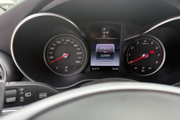 Used Mercedes-Benz C-Class 2018 C 200 Estate Odometer Close Up